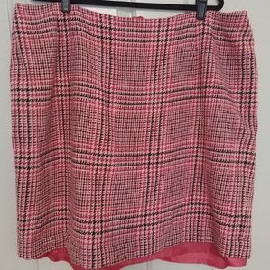 24W, knee length, wool pencil skirt